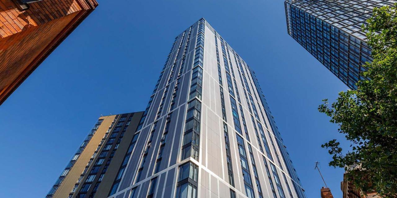 Luxury 2 Bedroom Apartment, Broad Street Бирмингам Екстериор снимка