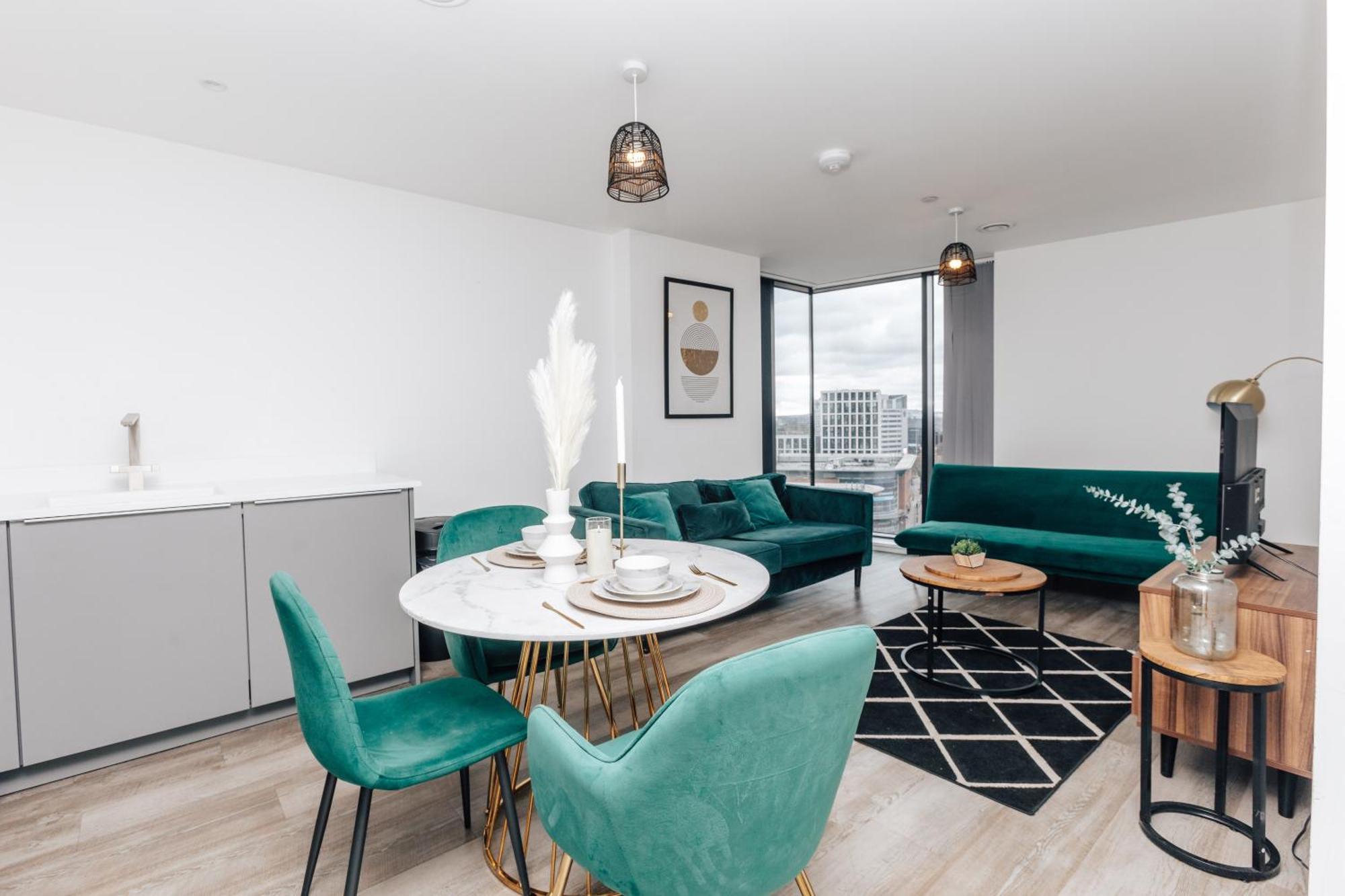 Luxury 2 Bedroom Apartment, Broad Street Бирмингам Екстериор снимка